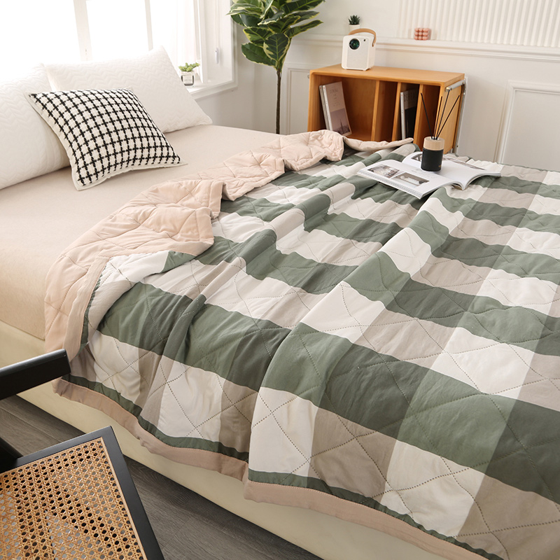 Embroidery Quilt Cover - غطاء سرير مبطن قابل للغسل ،