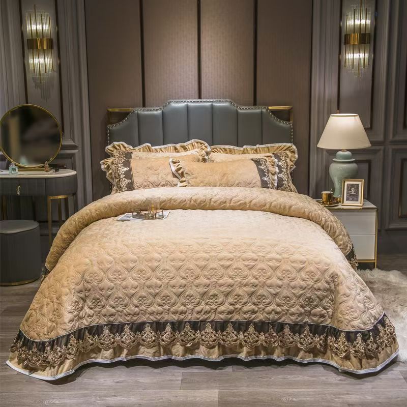 Embroidery Quilt Cover - الفاخرة الأوروبية كريستال المخملية مبطن المفرش