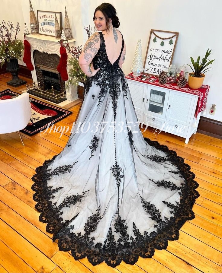 فساتين زفاف على الطراز القوطي  - مراجعة Embroidery White Dress وسعره